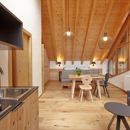 Natura Boutique Chalet Wellness Spa Dobbiaco Bagian luar foto