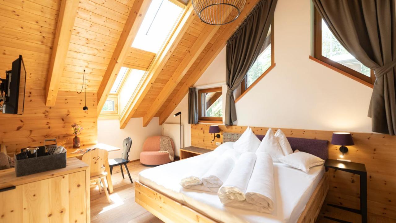 Natura Boutique Chalet Wellness Spa Dobbiaco Bagian luar foto