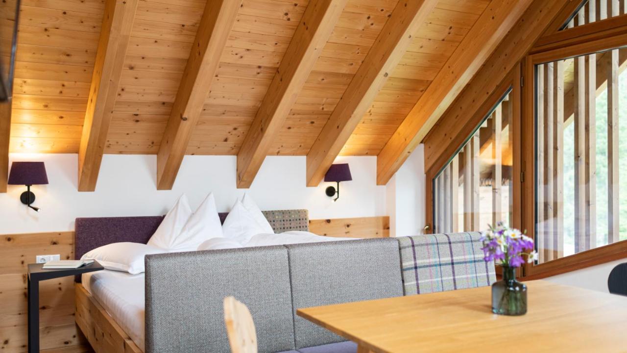 Natura Boutique Chalet Wellness Spa Dobbiaco Bagian luar foto