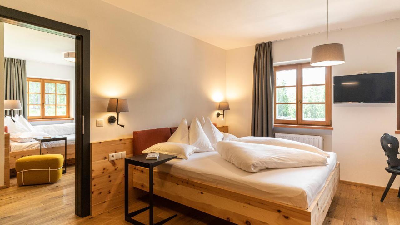 Natura Boutique Chalet Wellness Spa Dobbiaco Bagian luar foto