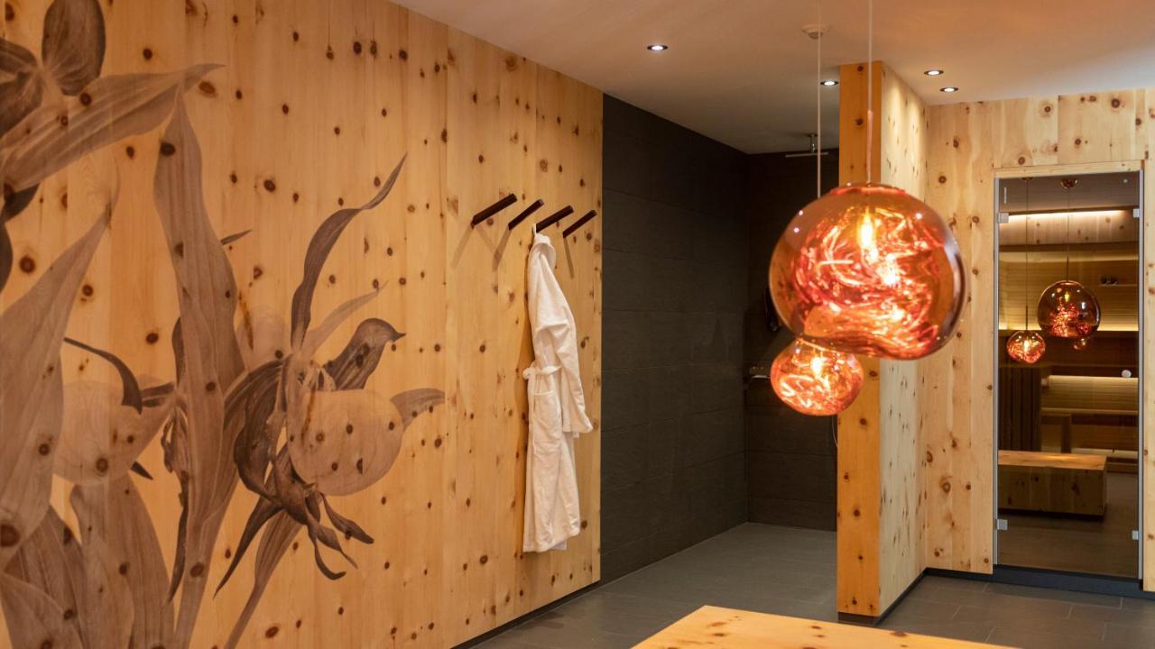 Natura Boutique Chalet Wellness Spa Dobbiaco Bagian luar foto