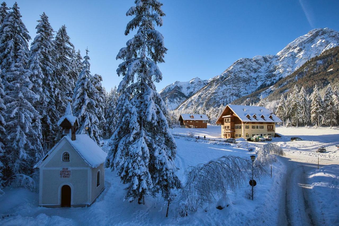 Natura Boutique Chalet Wellness Spa Dobbiaco Bagian luar foto