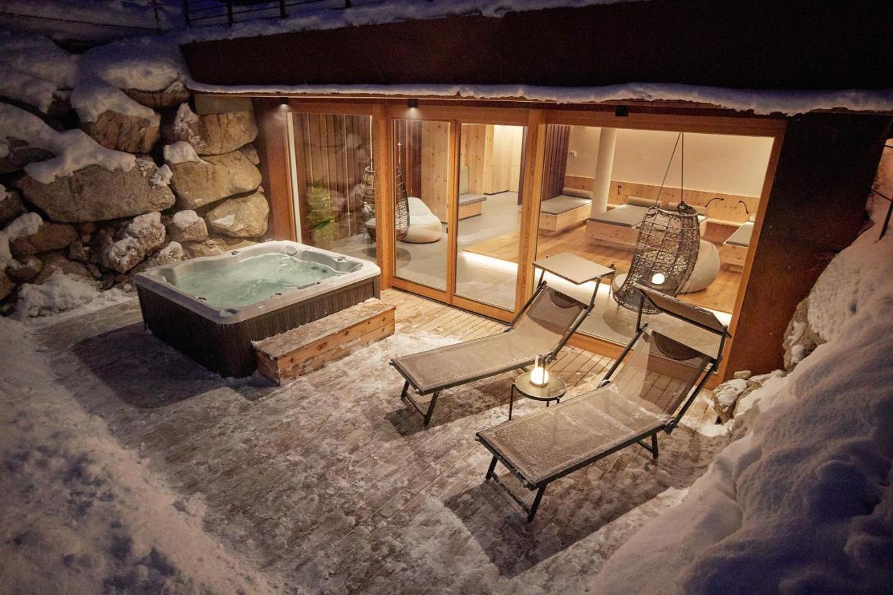 Natura Boutique Chalet Wellness Spa Dobbiaco Bagian luar foto