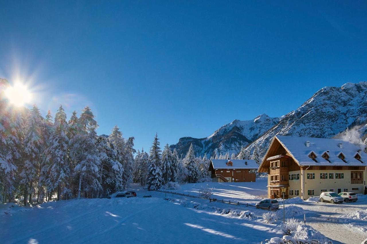 Natura Boutique Chalet Wellness Spa Dobbiaco Bagian luar foto