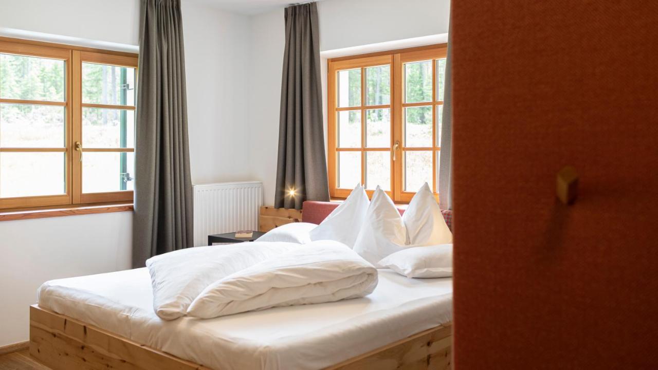 Natura Boutique Chalet Wellness Spa Dobbiaco Bagian luar foto