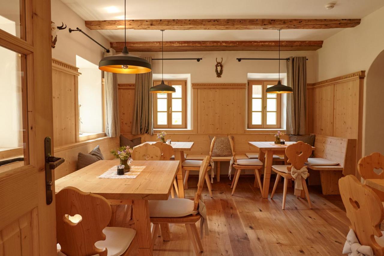 Natura Boutique Chalet Wellness Spa Dobbiaco Bagian luar foto